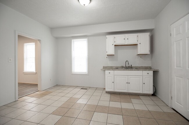 Building Photo - 3300 W 54th St