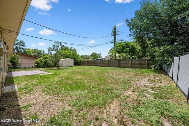 Building Photo - 855 Delano Rd