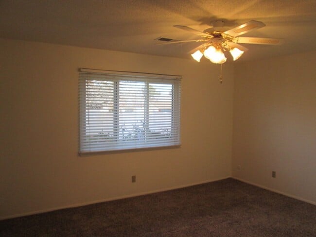 Building Photo - Coming Soon In The NE Heights!
