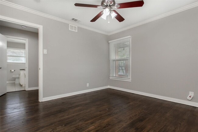 Building Photo - 570 Bondstone Dr