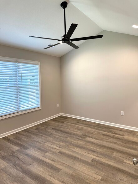 Primary suite with double window, ceiling fan, recessed dimmable lighting - 2217 Kenwood Blvd SE