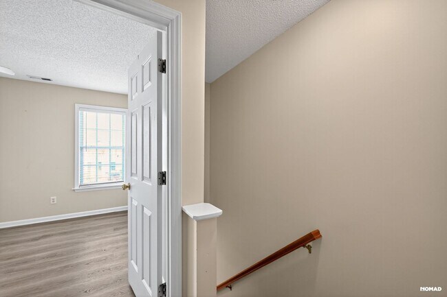 Building Photo - Charming 2BR Townhome in Raleigh Golf Community