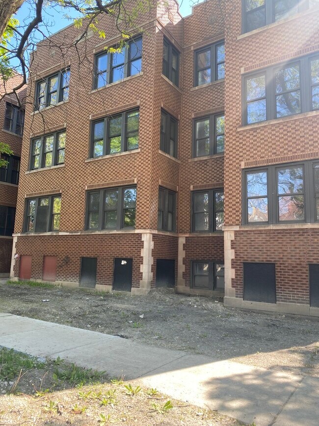 Building Photo - 5018 W 18th St