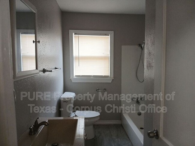 Building Photo - 3432 Olsen Dr