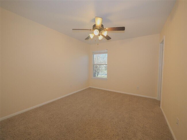 Building Photo - 324 Hidden Brook Ln