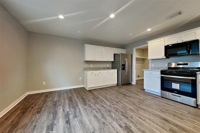 Building Photo - 17727 Barton Point Ln