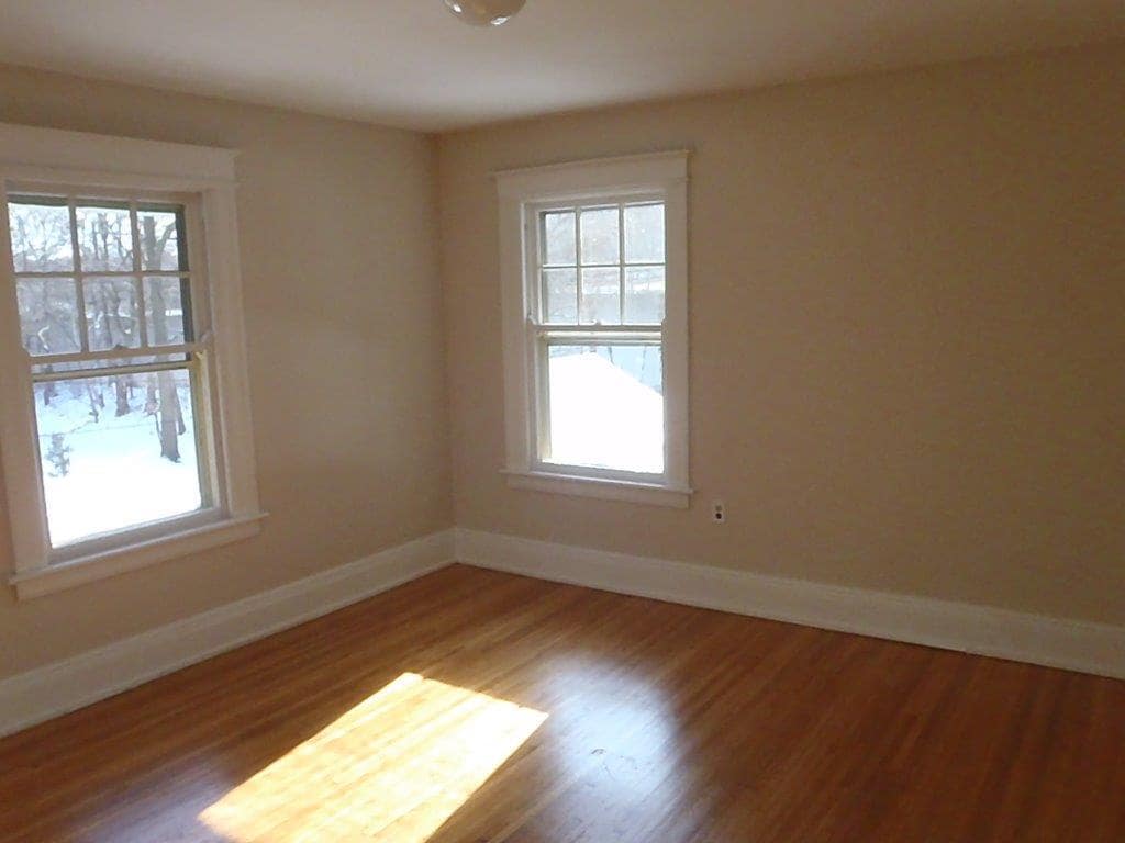 Bedroom - 923 Harvard St
