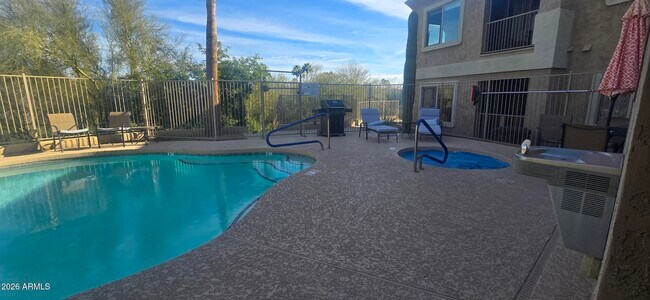 Building Photo - 12050 N Panorama Dr