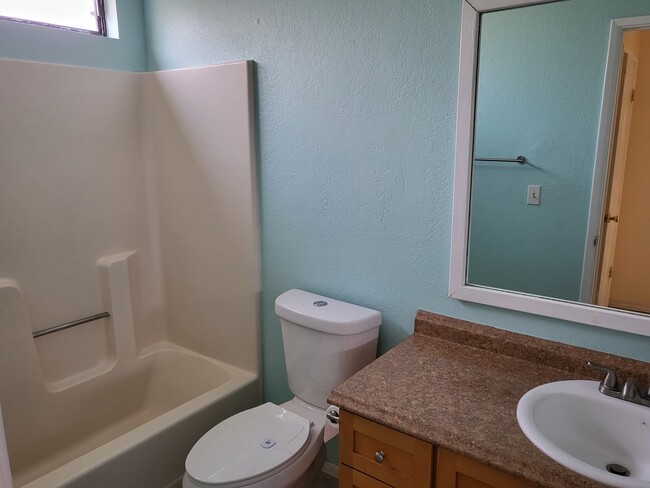 Building Photo - 3620 N Treasure Dr