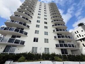 Building Photo - 601 NE 23rd St
