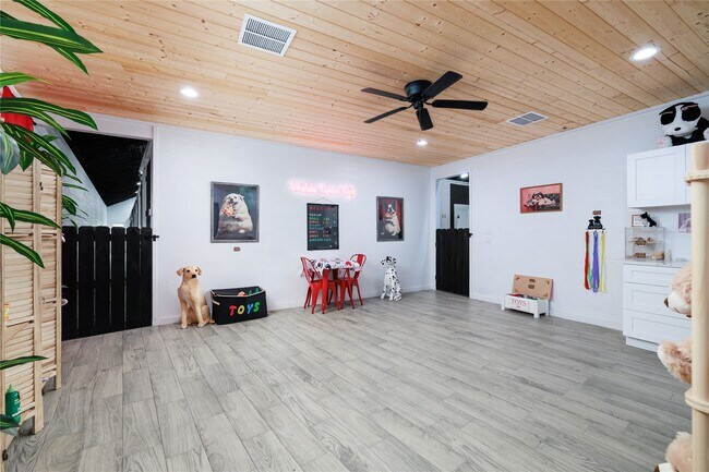 Building Photo - 12826 Hill Dr