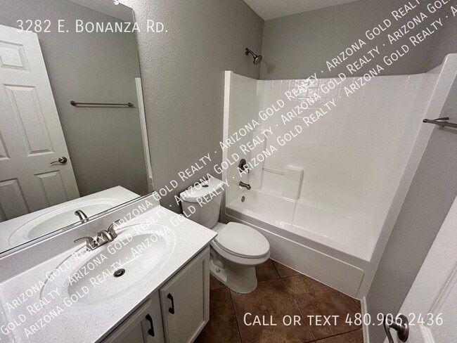 Building Photo - 3282 E Bonanza Rd