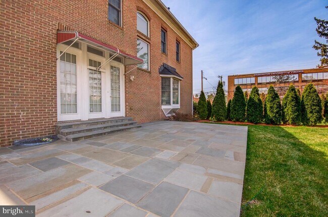 Building Photo - 4303 Evergreen Ln