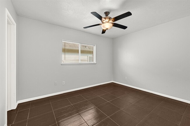 Building Photo - 1831 Mickle Creek Dr