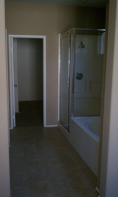 Building Photo - Nice 4 Bed 2.5 Bath home in Riverside! New Appliances! Call Today!