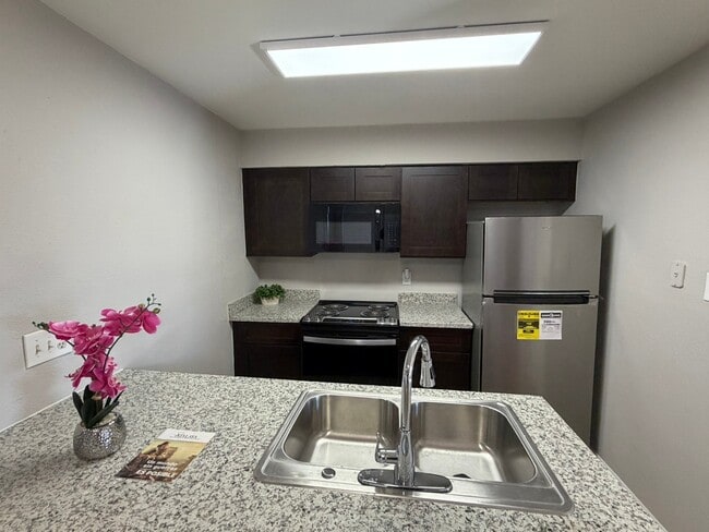 Building Photo - 10001 Westpark Dr