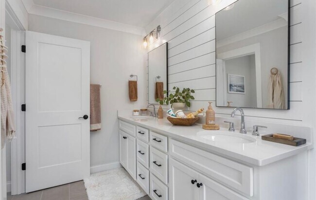 Building Photo - Modern 3-Bedroom, 3-Bath Home in Winston-Salem