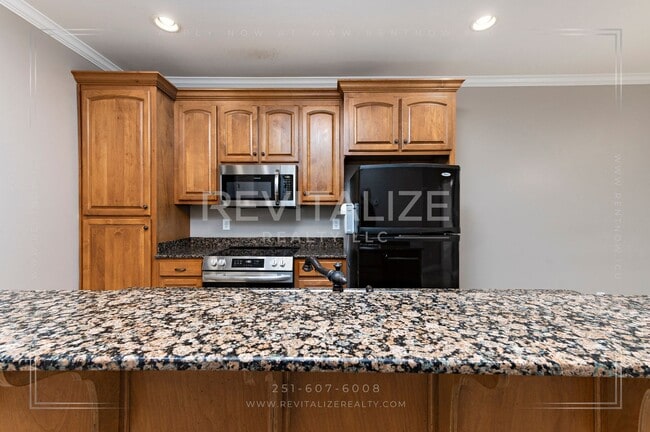 Building Photo - 3 Bed 2.5 Bath Townhome in West Mobile