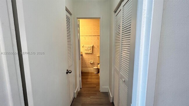 Building Photo - 2899 Collins Ave