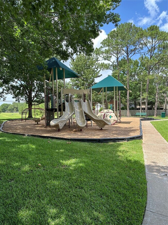 Building Photo - 14202 Misty Knoll Ct