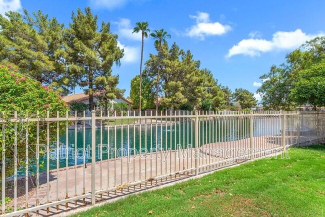 Building Photo - 1575 S Pennington Dr
