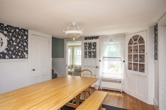 Building Photo - 63 Glades Rd