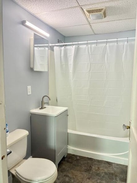 Bathroom - 51 Catharine St