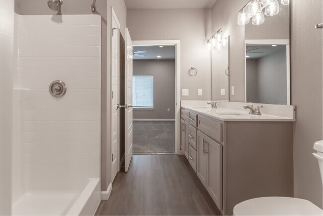 Bedroom 1 - En Suite Bathroom - Coryell Commons