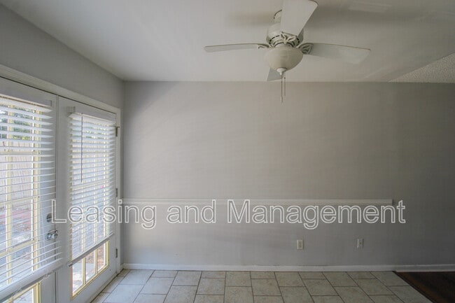 Building Photo - 1423 Ashley River Rd