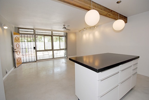 Building Photo - 425 W Colter St