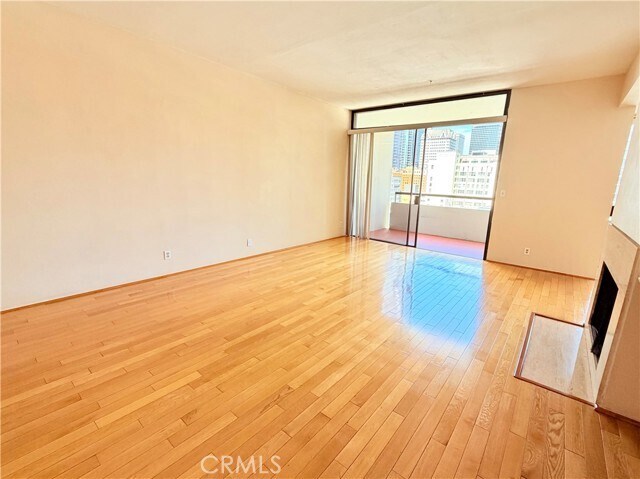 Building Photo - 600 W 9th St