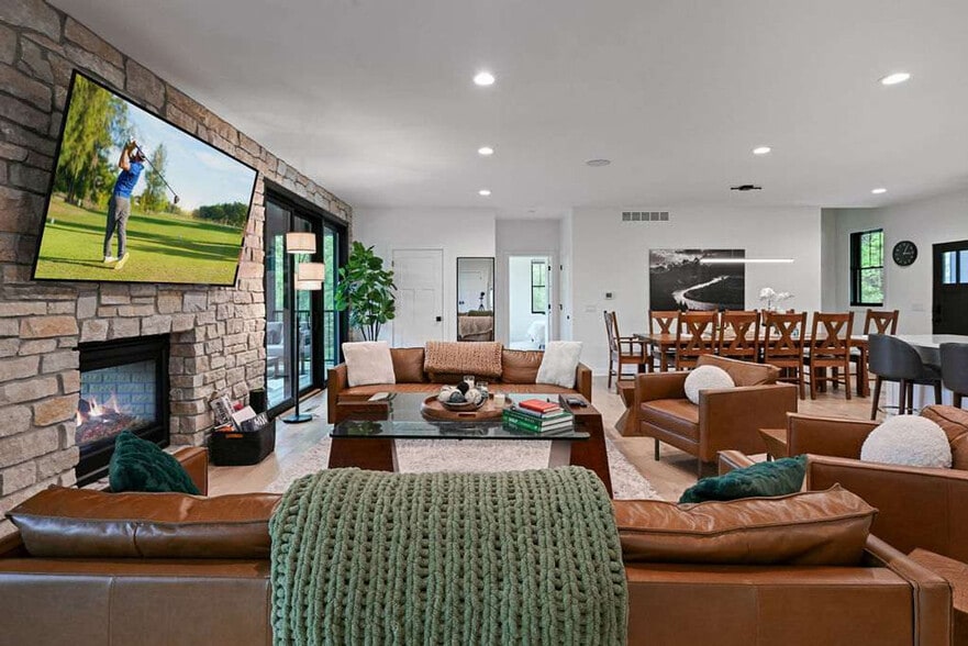 Building Photo - 1678 Archer Ave