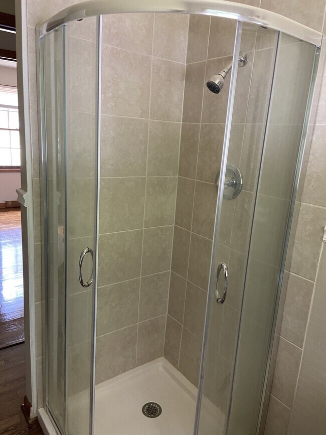 Building Photo - Rainbow Forest