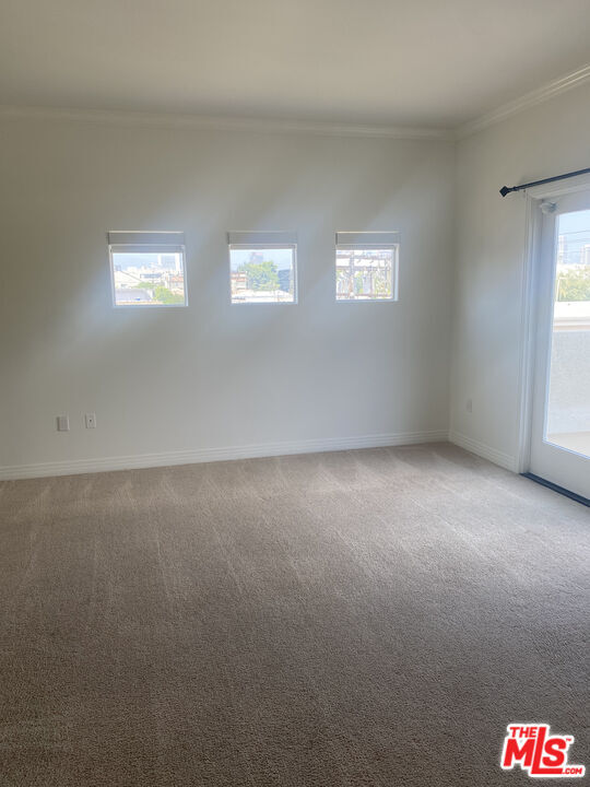 Building Photo - 1862 S Bentley Ave