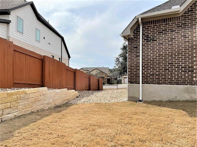 Building Photo - 156 Santa Maria St