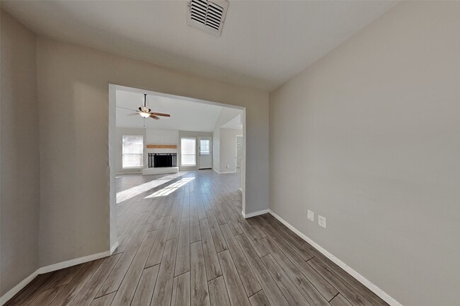 Building Photo - 22135 N Fork Dr