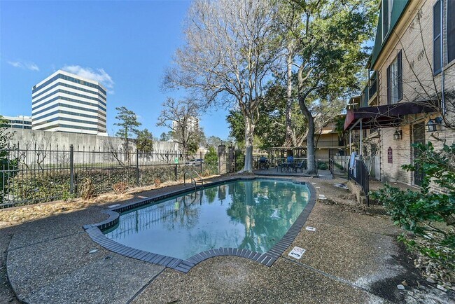 Building Photo - 4515 Briar Hollow Pl