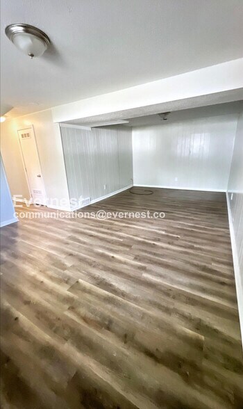 Building Photo - 1303 Michele Dr