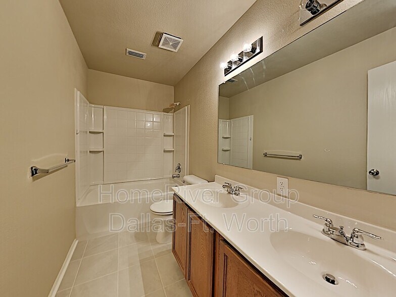 Building Photo - 1709 Terrell Dr