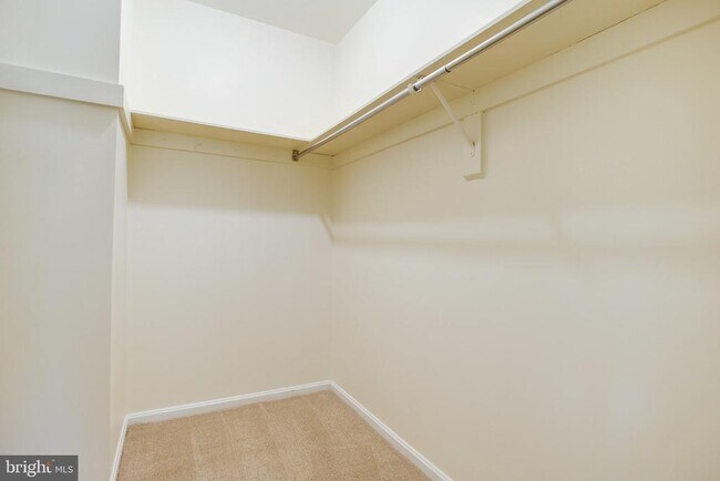 Building Photo - 1646 Montmorency Dr