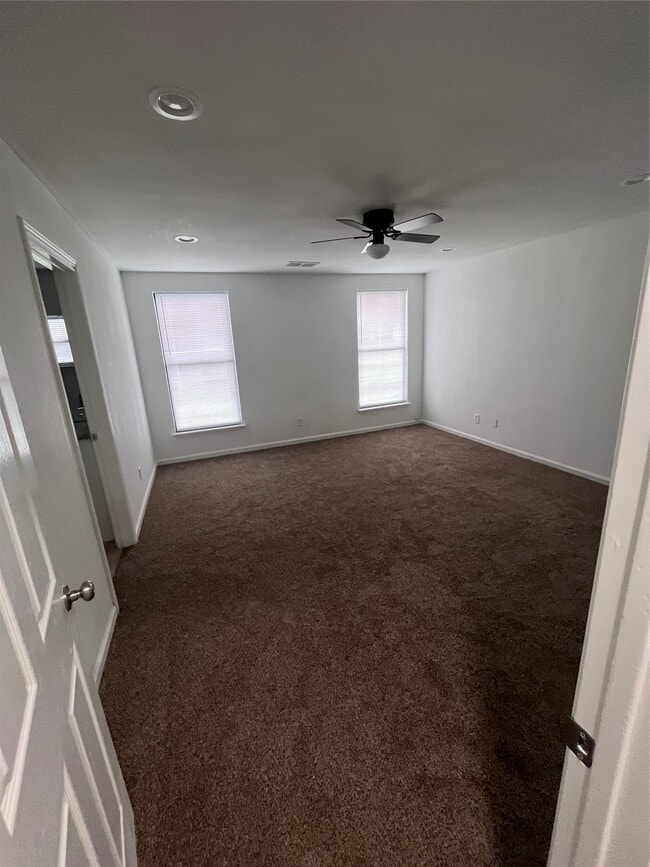 Building Photo - 21534 Cedar Ln