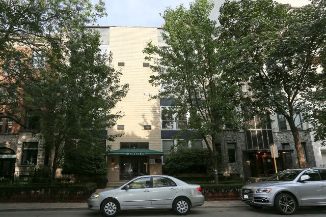 Building Photo - 1424 N Dearborn St