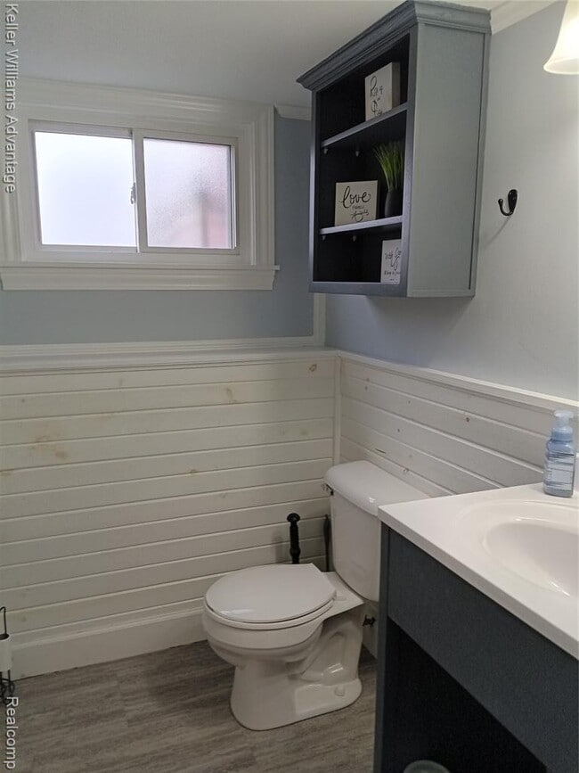 Building Photo - 15730 Anthony St