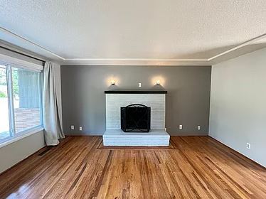 Building Photo - 530 SE 12th Ave