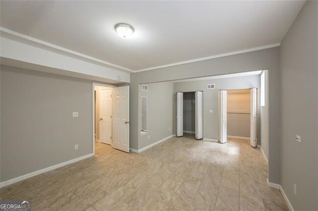 Building Photo - 1565 Overland Terrace SE