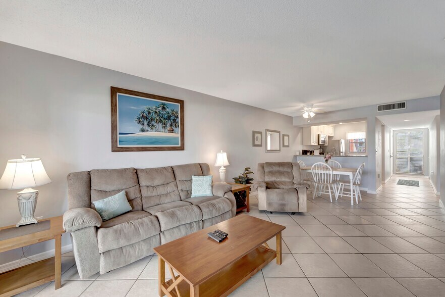 Building Photo - 436 Cerromar Ln