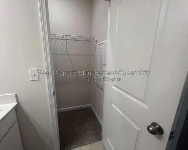 Building Photo - 2407 Lazette Dr