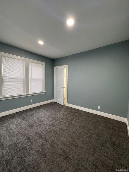 Building Photo - 2286 Tuxedo St