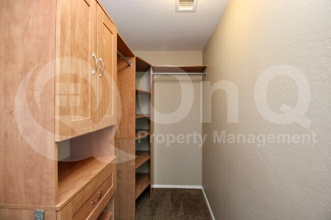 Building Photo - 1255 S Rialto