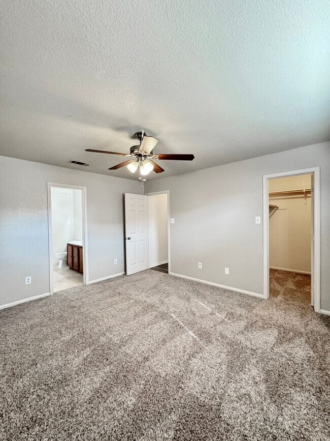 Building Photo - Desirable Highlands at Sagert Ranch Neighborhood!! Features 4 Bedrooms, 2.25 Bath, 2 Car Garage Home